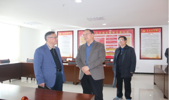 省委常委、省總工會主席馬吉孝等一行蒞臨青海物產集團公司視察，調研指導道路貨運企業建會、貨運司機入會等工作