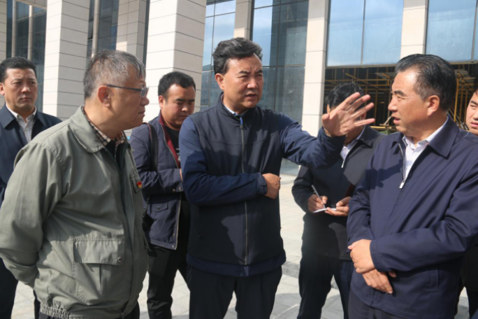省人大常委會副主任、海東市委書記鳥成云專題調研曹家堡保稅物流園